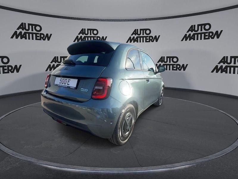 Gebraucht Fiat 500e S 86 kW (118 PS) 2024 Giorgio armani glossy green Kleinwagen