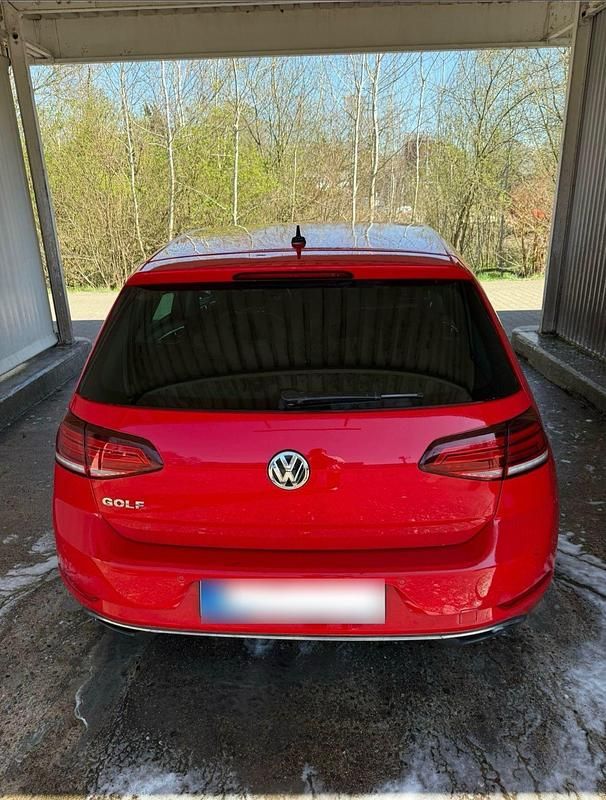 Gebraucht VW Golf VII 150 PS (110 kW) 2018 Rot Kleinwagen