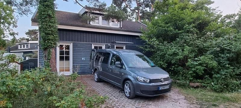 Grau Gebraucht 2011 VW Caddy Maxi Van / Kleinbus | 10.500 € - Bild 1/4