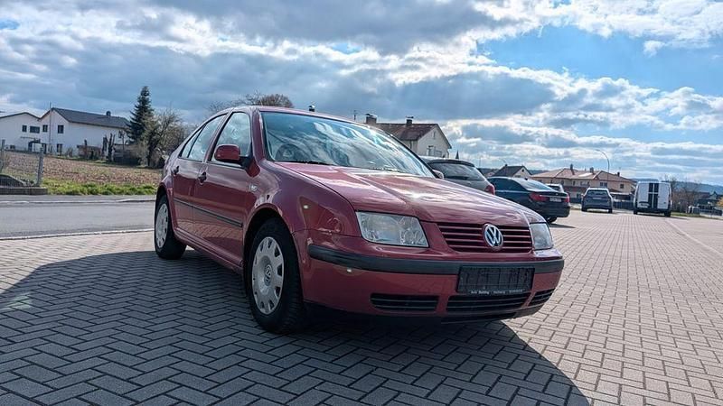 Gebraucht VW Bora Comfortline 116 PS (85 kW) 2001 Rot Limousine