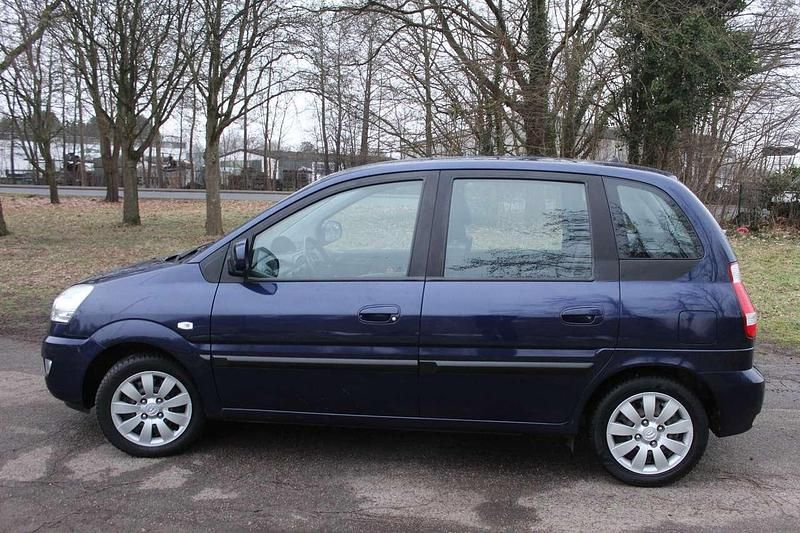 Gebraucht Hyundai Matrix Comfort 103 PS (75 kW) 2009 Indigo blue Van / Kleinbus