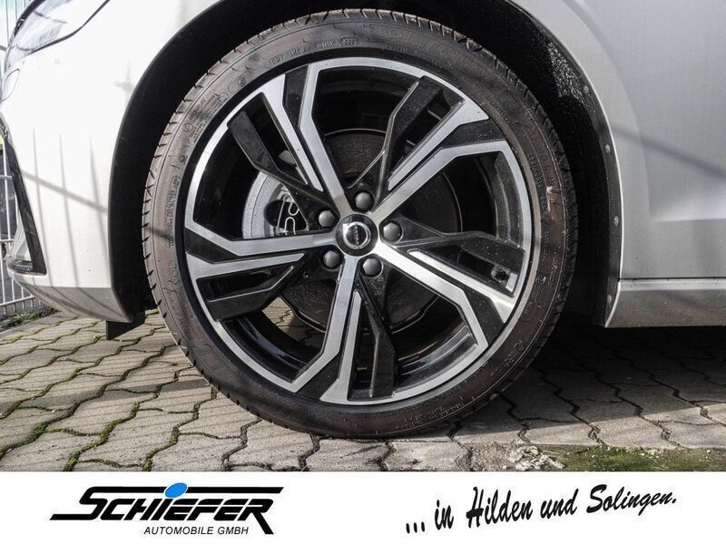Gebraucht Volvo V60 Plus 197 PS (144 kW) 2024 Silber Kombi