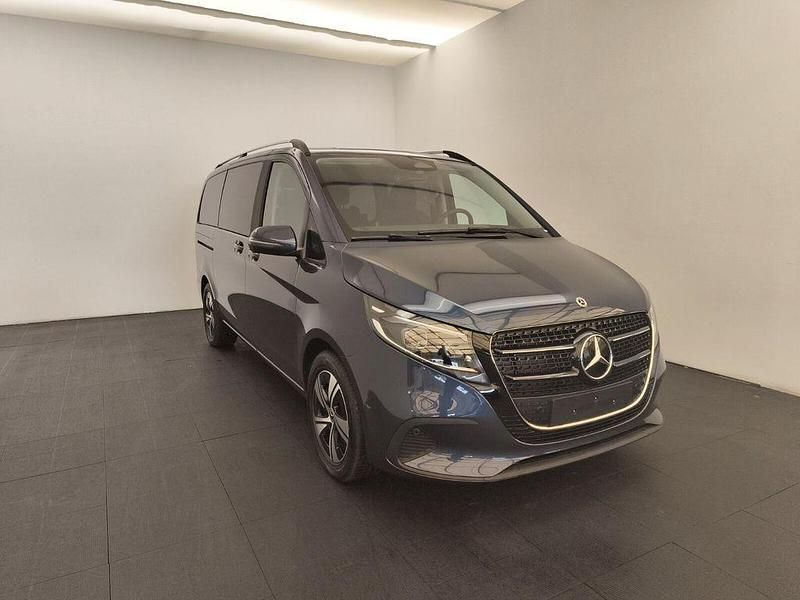 Gebraucht Mercedes V250 Style 190 PS (139 kW) 2025 Sodalithblau met. Van / Kleinbus