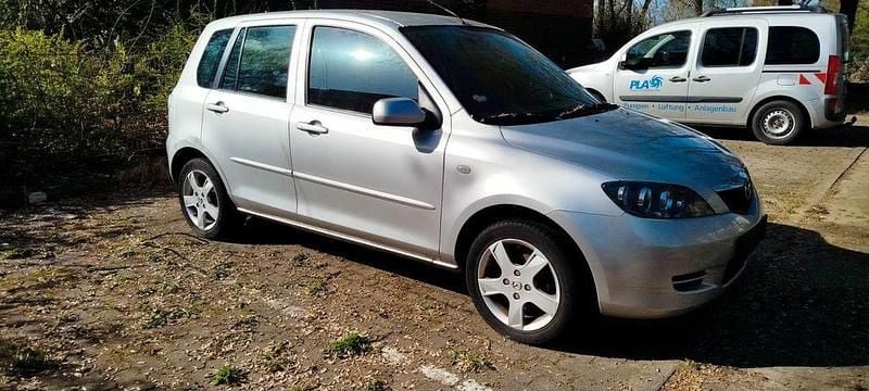 Gebraucht Mazda 2 Independence 75 PS (55 kW) 2007 Silber Kleinwagen
