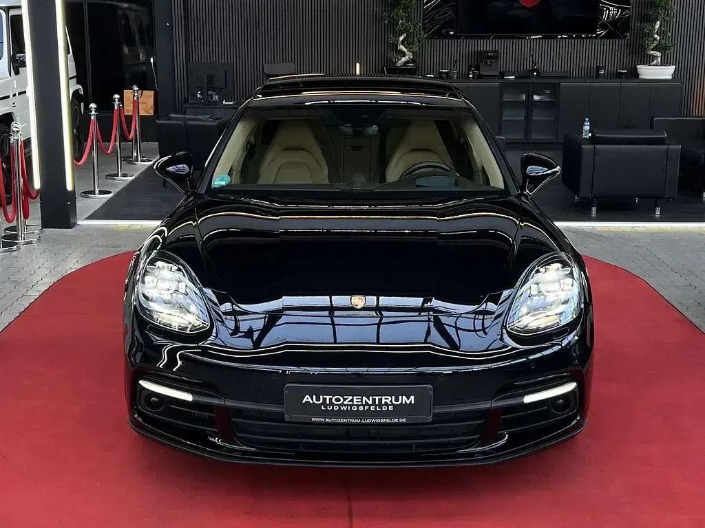 Gebraucht Porsche Panamera 4 E-Hybrid Chrono 330 PS (242 kW) 2019 Schwarz Kleinwagen