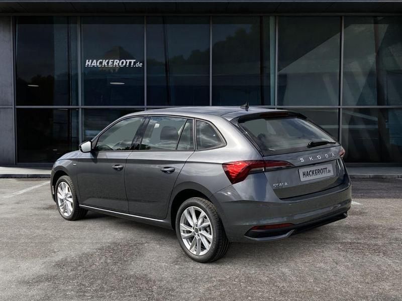 Neu Skoda Scala Tour 116 PS (85 kW) 2025 Grau Kleinwagen