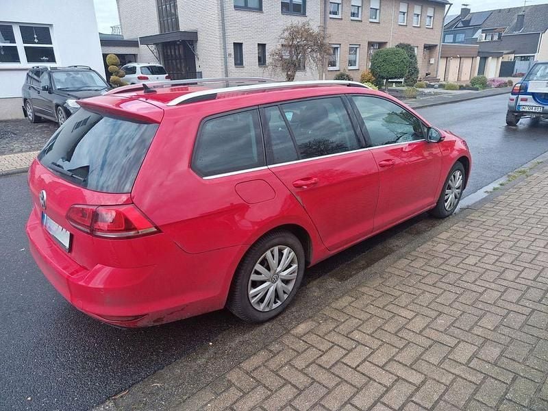 Gebraucht VW Golf VII Highline 125 PS (91 kW) 2017 Rot Kombi