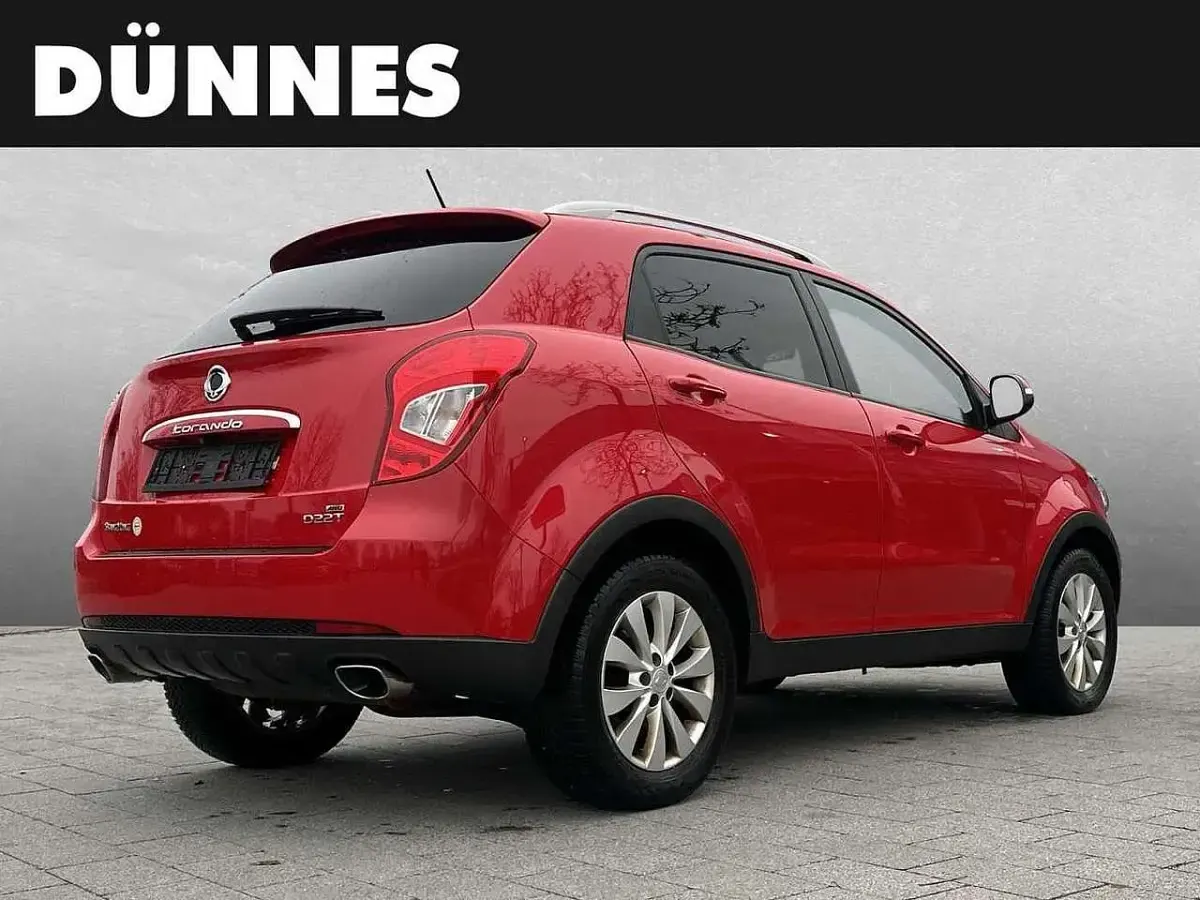 Gebraucht SsangYong Korando Quartz 178 PS (130 kW) 2016 Rot SUV