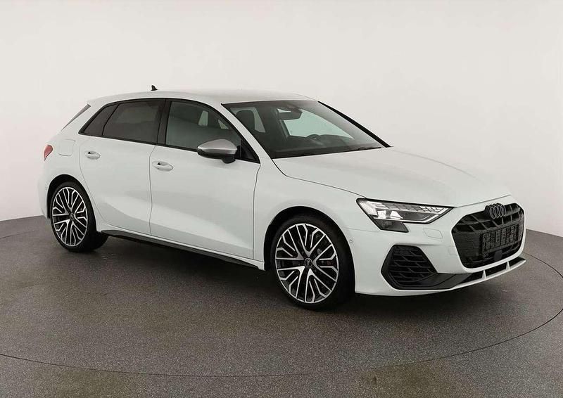 Gletscherweiß metallic Neu 2025 Audi S3 Limousine | 49.045 € (Superpreis) - Bild 1/4