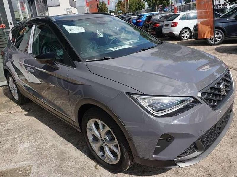 Neu Seat Arona FR 116 PS (85 kW) 2025 Graphengrau SUV