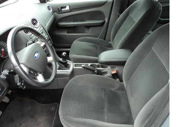 Gebraucht Ford Focus Ghia 146 PS (107 kW) 2005 Grau metallic Limousine