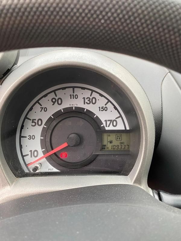 Gebraucht Peugeot 107 2010 Rot Kleinwagen