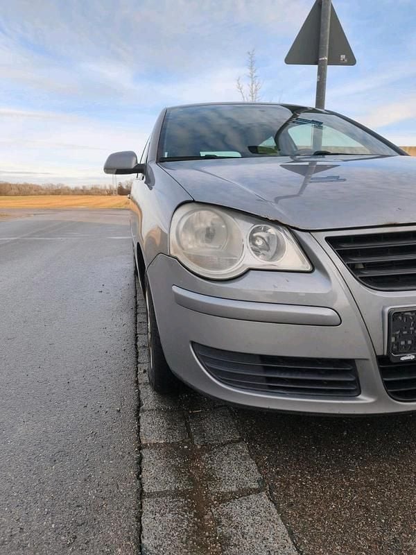 Silber Gebraucht 2009 VW Polo Edition Kleinwagen | 1.650 € (Guter Preis) - Bild 1/4