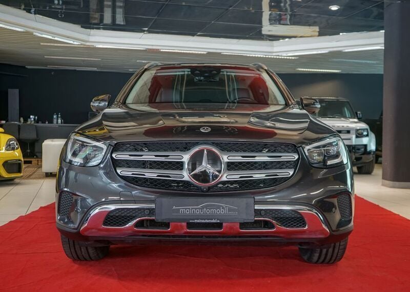 Grau Gebraucht 2021 Mercedes GLC400d SUV | 41.787 € (Guter Preis) - Bild 1/4