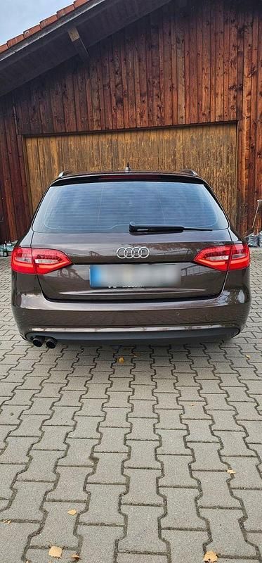 Braun Gebraucht 2013 Audi A4 Sport Kombi | 14.000 € (Teuer) - Bild 1/4