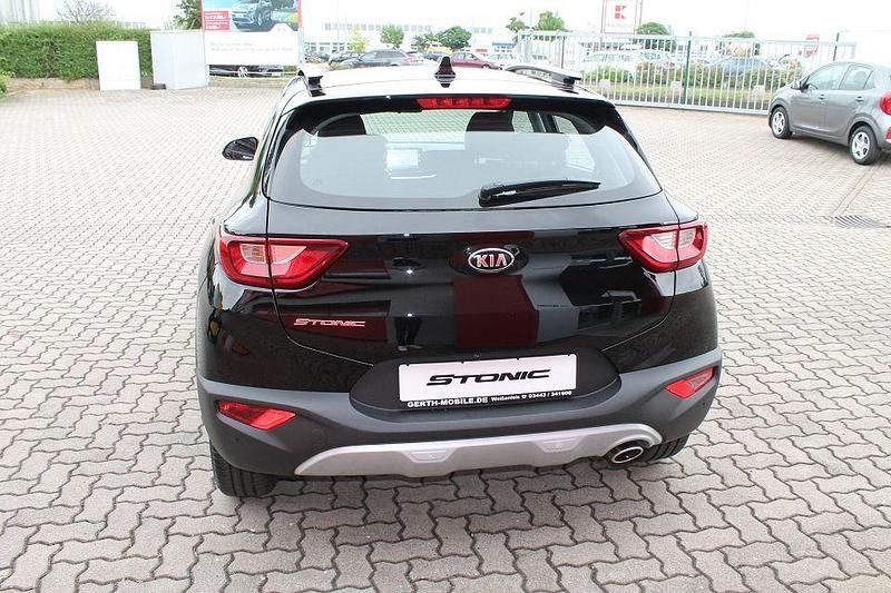 Gebraucht Kia Stonic Vision 101 PS (74 kW) 2021 Auroraschwarz metallic (metallic) SUV