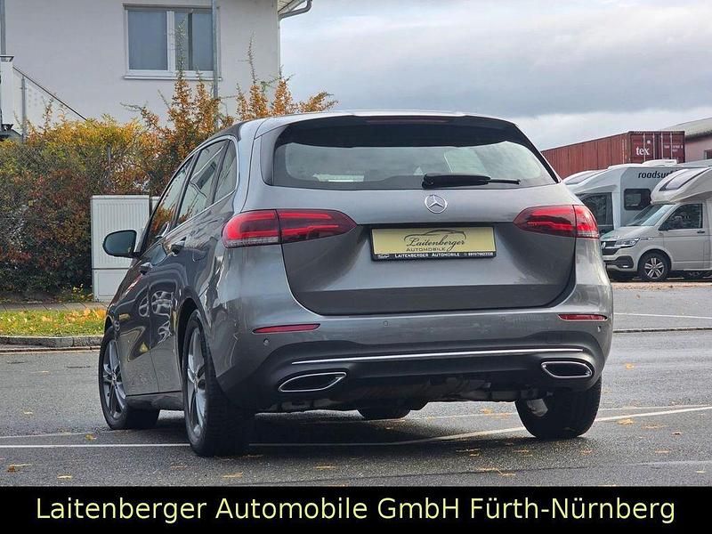Gebraucht Mercedes B220 190 PS (139 kW) 2019 Grau Van / Kleinbus