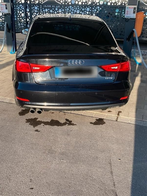 Gebraucht Audi A3 Ambiente 180 PS (132 kW) 2015 Schwarz Limousine
