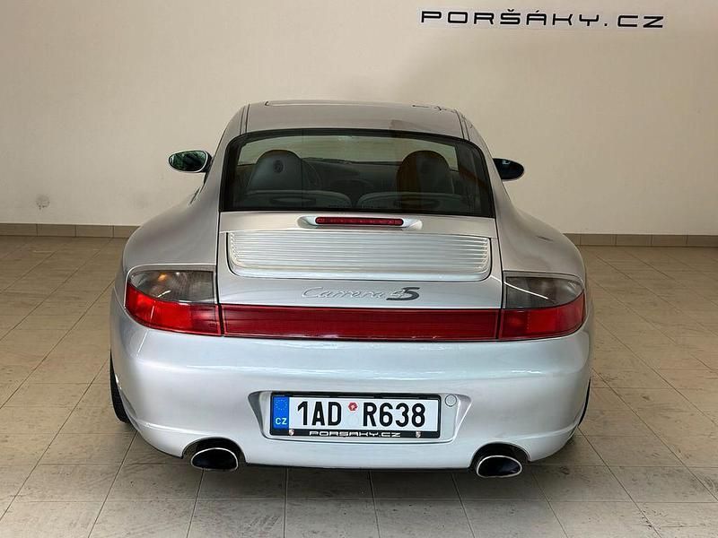 Silber Gebraucht 2002 Porsche 911 Carrera 4S Coupé | 44.900 € (Fairer Preis) - Bild 1/4
