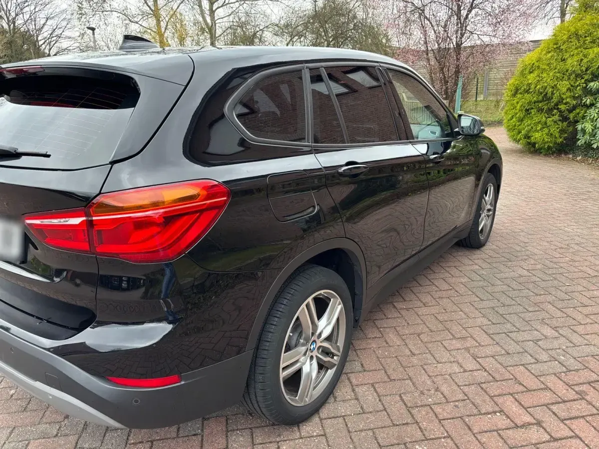 Gebraucht BMW X1 Sport Line 150 PS (110 kW) 2017 Schwarz SUV