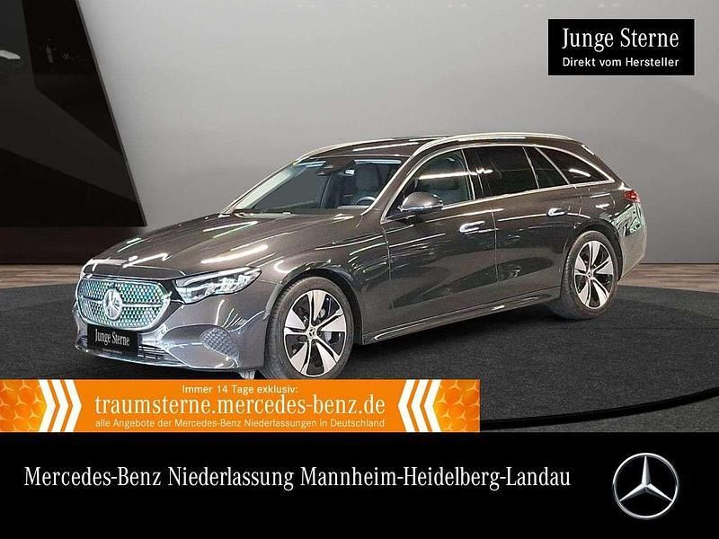 Grau Gebraucht 2024 Mercedes E300 Advanced Limousine | 43.990 € (Superpreis) - Bild 1/3