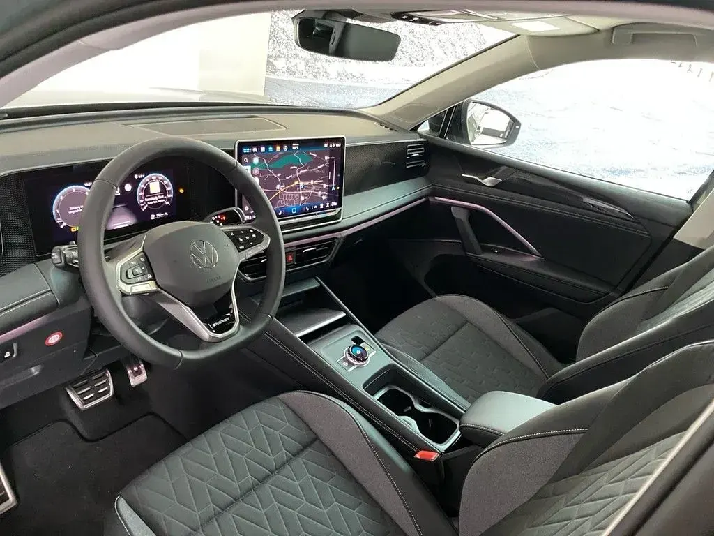 Usata VW Tiguan 150 CV (110 kW) 2025 Verde SUV