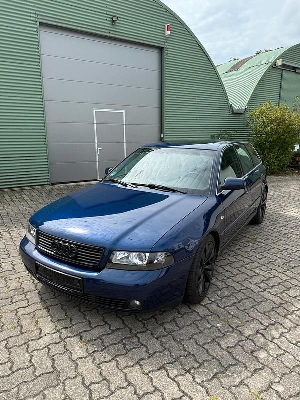 Blau Gebraucht 1999 Audi A4 Kombi | 2.200 € (Superpreis) - Bild 1/4