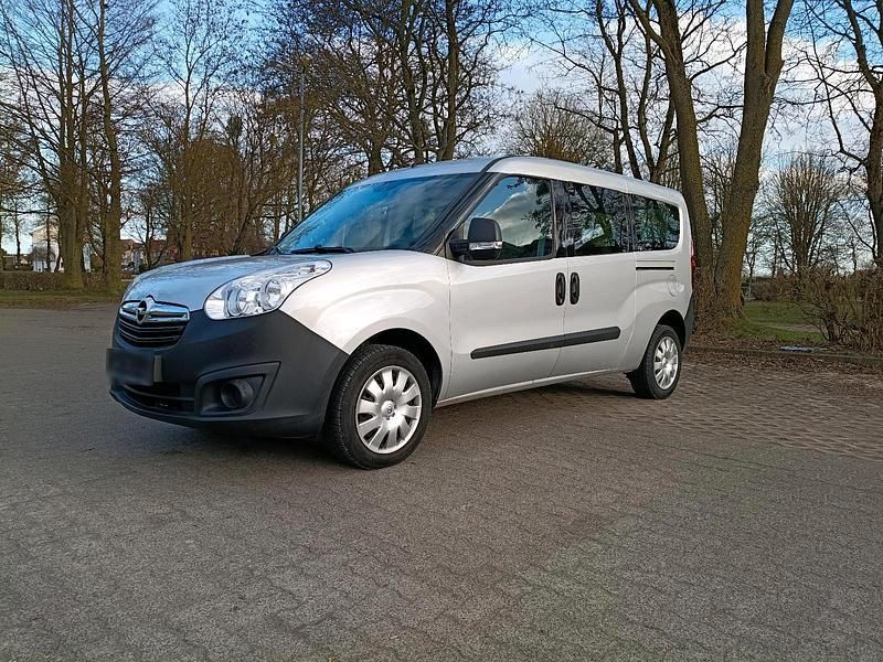 Second-hand Opel Combo 95 CP (69 kW) 2018 Argintiu Monovolum
