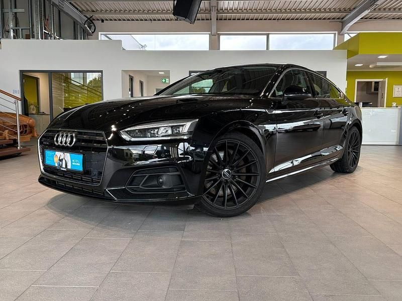 Mythosschwarz Gebraucht 2019 Audi A5 Sportback S-Line Kleinwagen | 25.995 € (Guter Preis) - Bild 1/4
