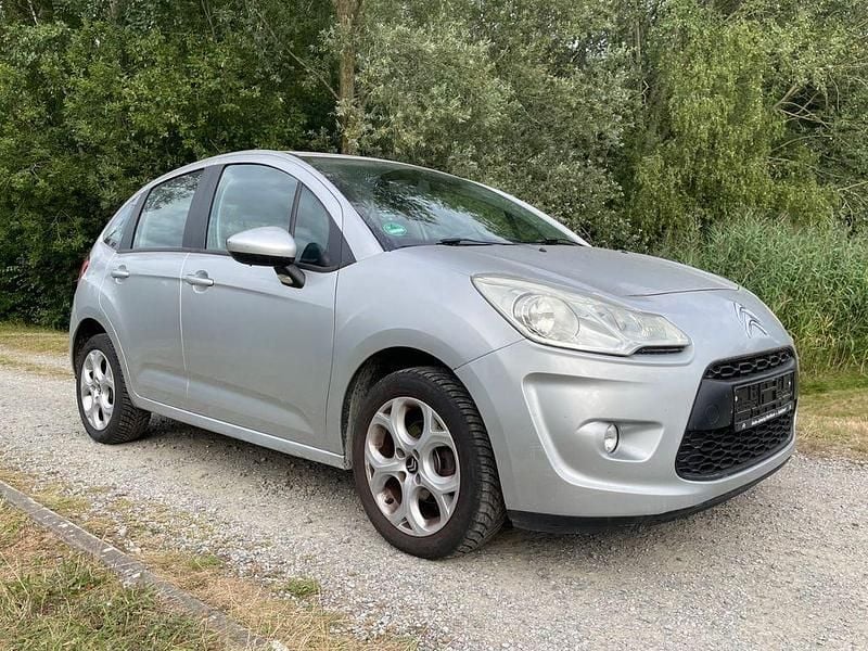 Grau Gebraucht 2010 Citroën C3 Tendance Kleinwagen | 3.890 € (Guter Preis) - Bild 1/4