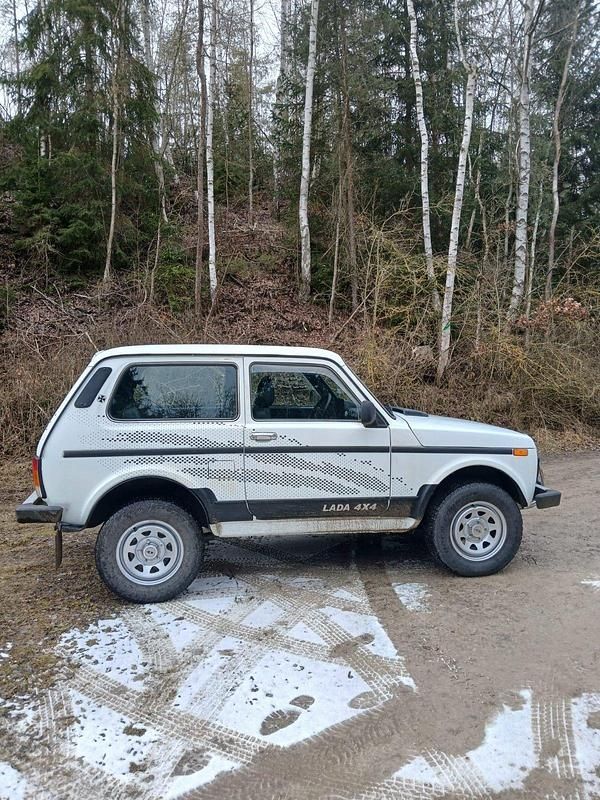 Gebraucht Lada niva 83 PS (61 kW) 2012 Weiß SUV