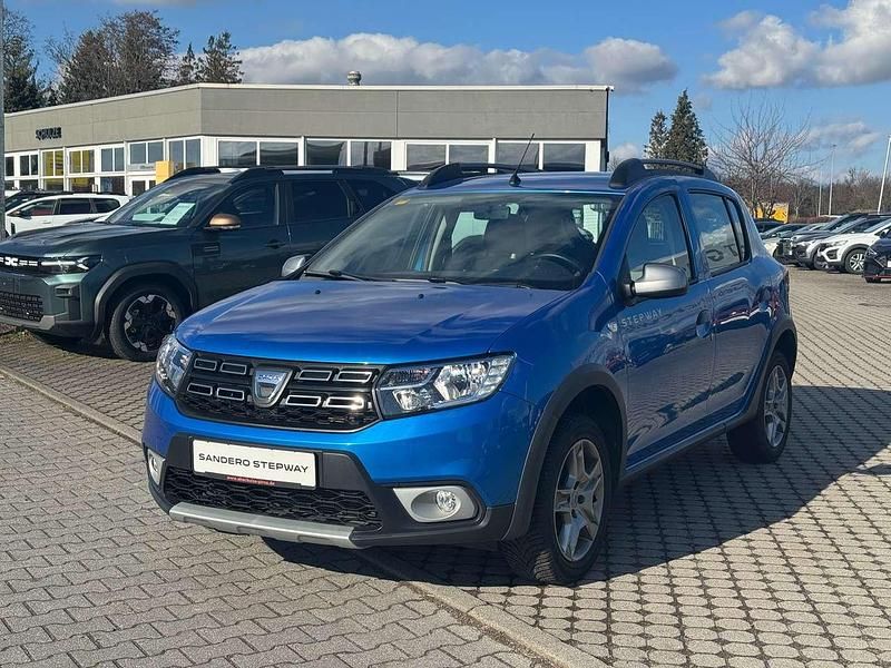 Gebraucht Dacia Sandero Prestige 90 PS (66 kW) 2019 Adriablau SUV