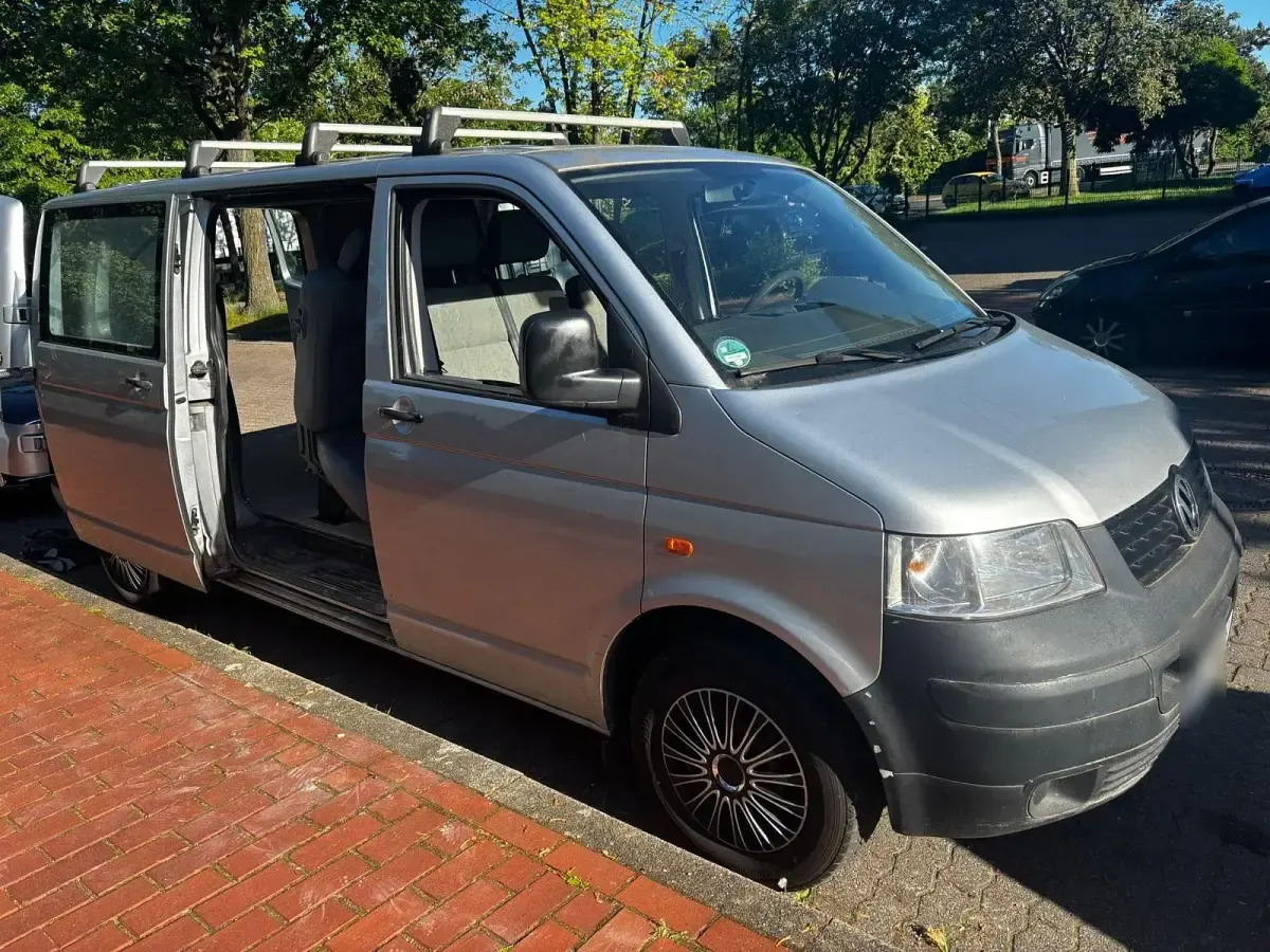 Gebraucht VW Caravelle 174 PS (127 kW) 2007 Grau Van