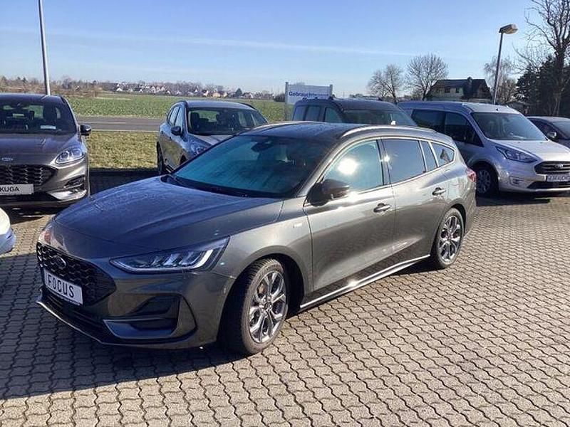 Gebraucht Ford Focus ST-Line X 155 PS (114 kW) 2024 Grau Limousine