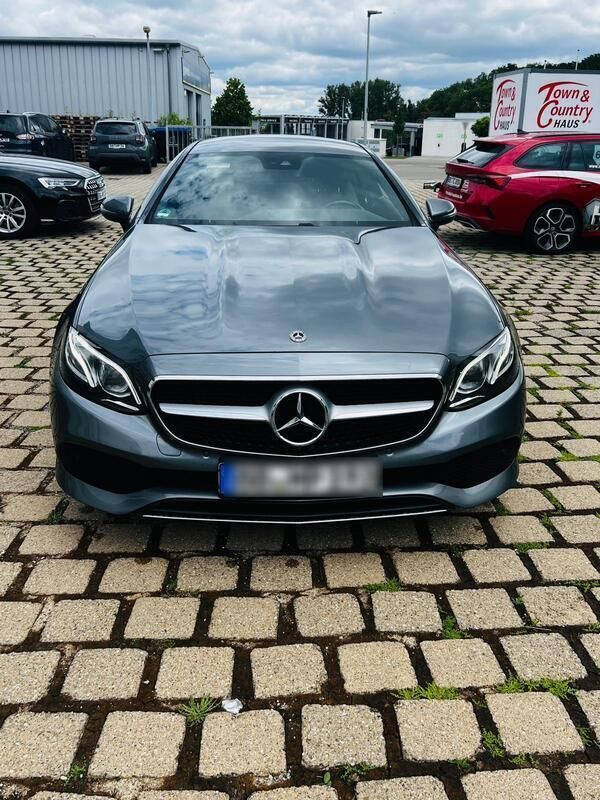 Grau Gebraucht 2018 Mercedes E200 Coupé | 23.500 € (Teuer) - Bild 1/4