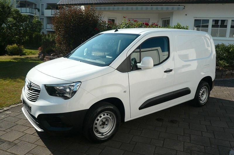 Gebraucht Opel Combo Edition 110 PS (80 kW) 2021 Weiß Van / Kleinbus