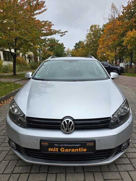 Silber Gebraucht 2013 VW Golf VI Match Kombi | 5.499 € (Superpreis) - Bild 1/4