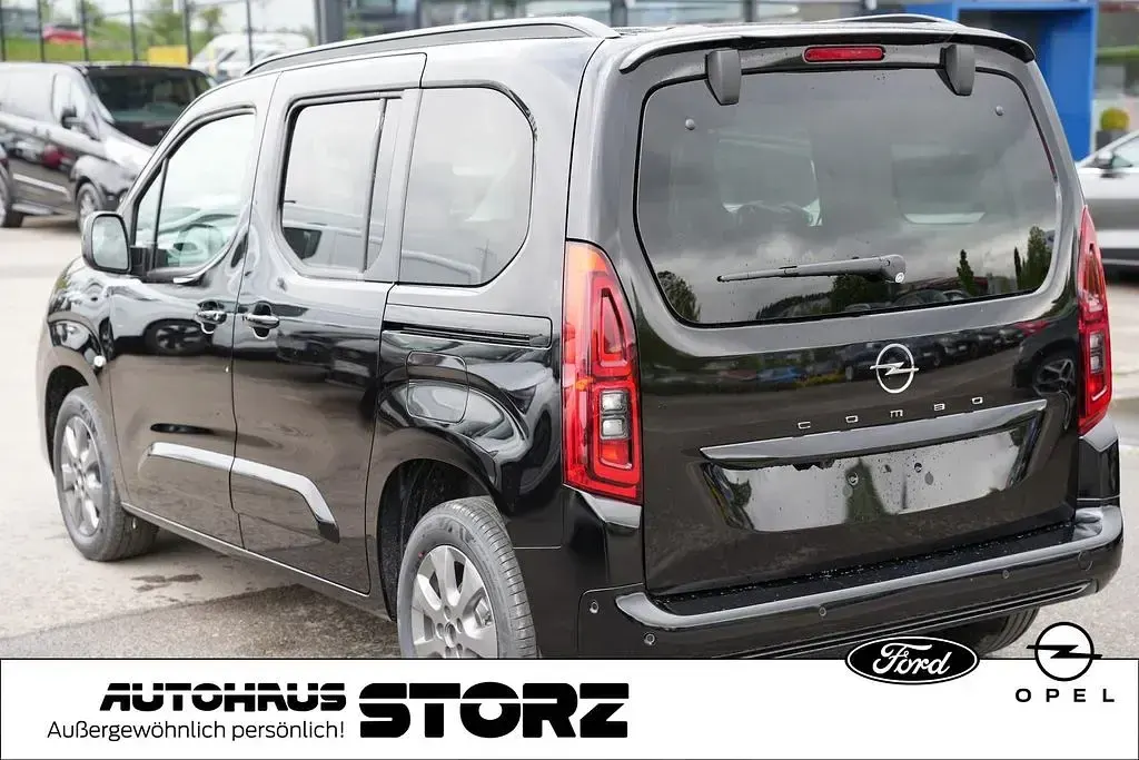 Neu Opel Combo Life 131 PS (96 kW) 2026 Schwarz Van / Kleinbus