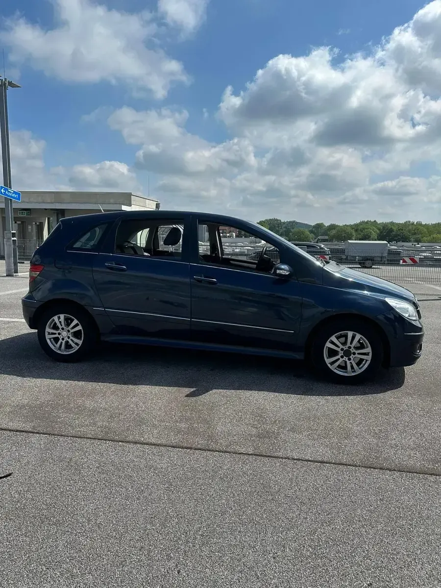 Gebraucht Mercedes B150 95 PS (69 kW) 2008 Blau Van / Kleinbus