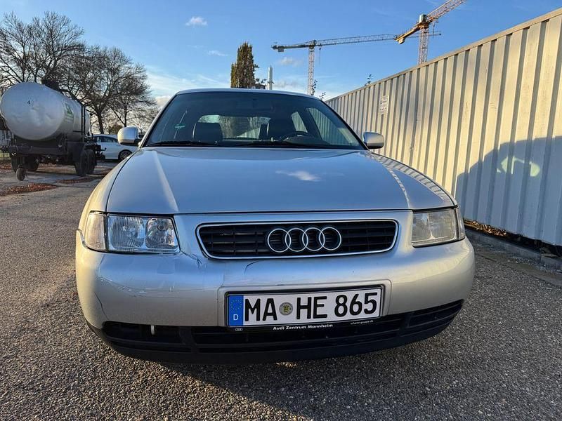 Silber Gebraucht 1999 Audi A3 Ambition Limousine | 1.700 € (Superpreis) - Bild 1/4