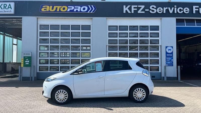 Weiß Gebraucht 2016 Renault Zoe Life Kleinwagen | 4.490 € (Superpreis) - Bild 1/4