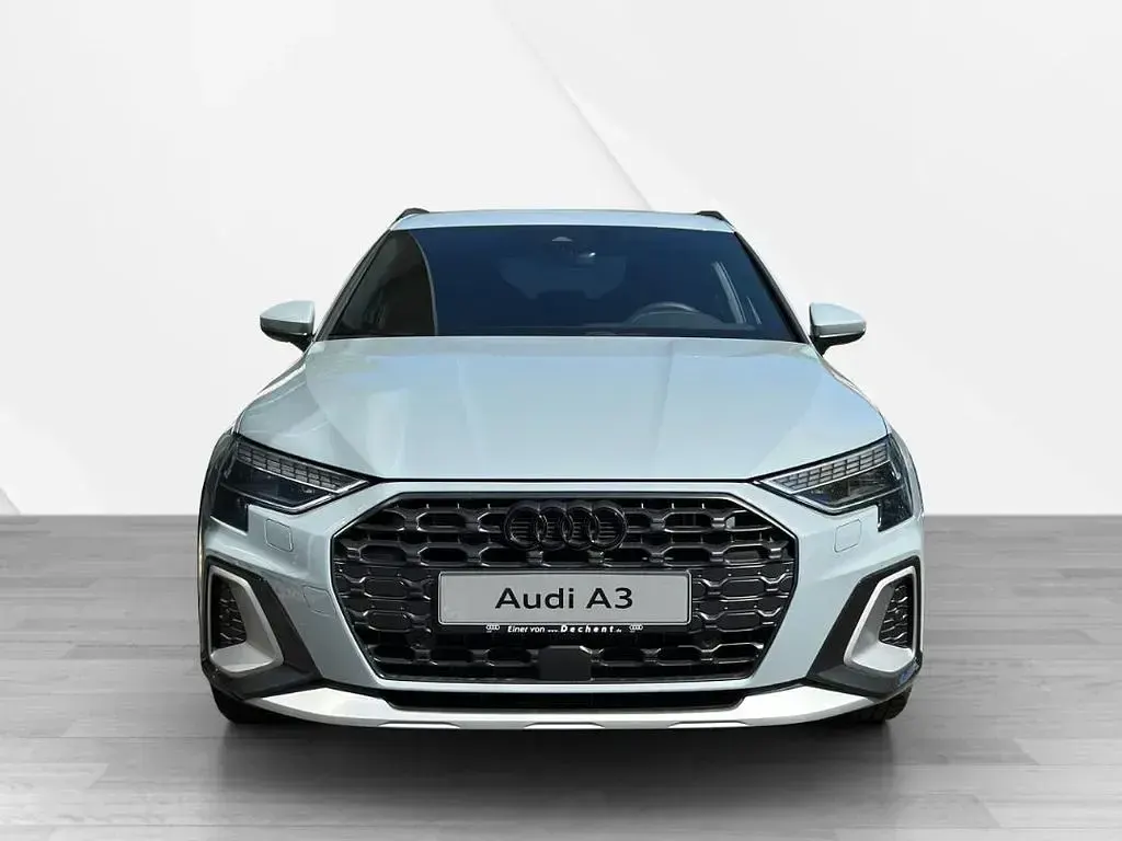 Gebraucht Audi A3 Ambiente 150 PS (110 kW) 2025 Pfeilgrau perleffekt Limousine