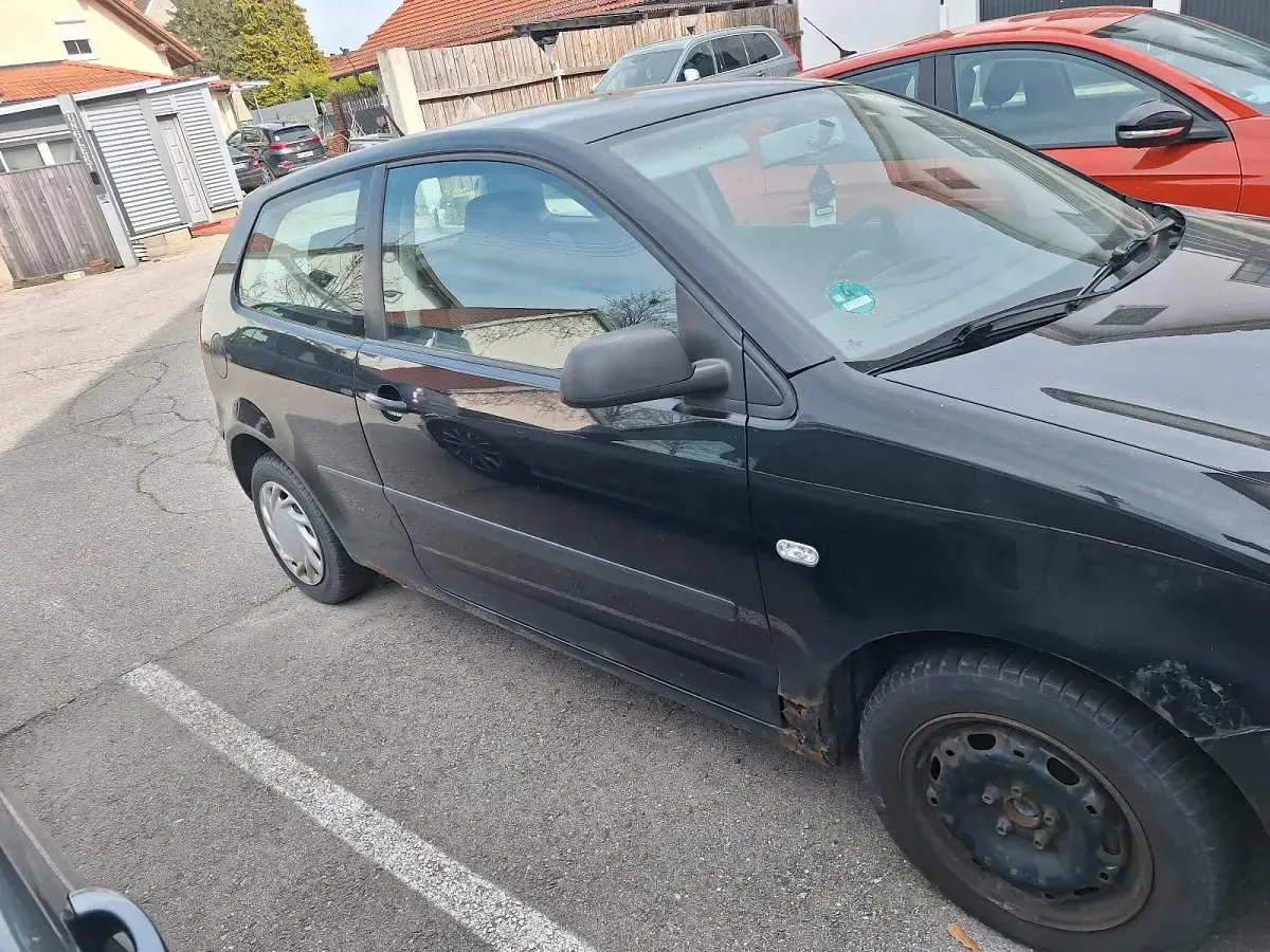 Gebraucht VW Polo 54 PS (39 kW) 2004 Schwarz Kleinwagen