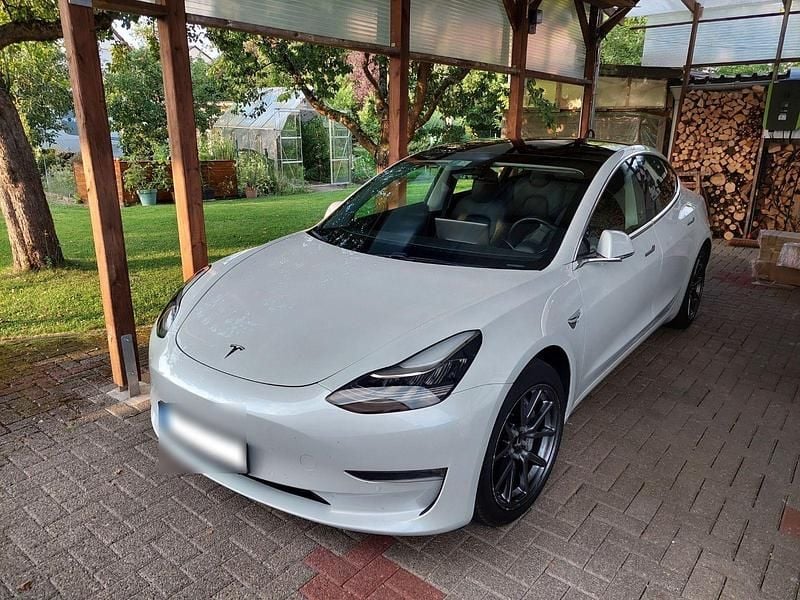 Second-hand Tesla Model 3 339 kW (462 CP) 2020 Alb Berlinǎ