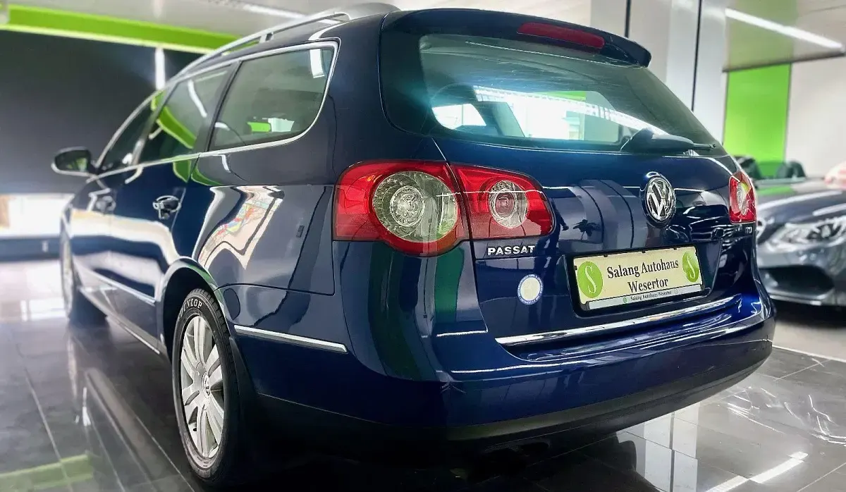 Gebraucht VW Passat Highline 160 PS (117 kW) 2010 Blau Kombi