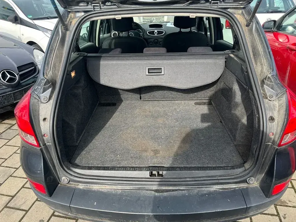 Gebraucht Renault Clio II Dynamique 101 PS (74 kW) 2008 Grau Limousine