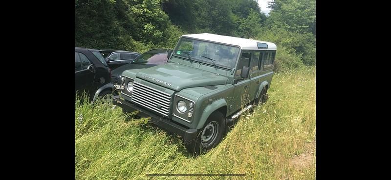 Gebraucht Land Rover Defender 122 PS (89 kW) 2015 Grün Kombi