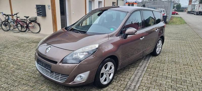 Braun Gebraucht 2009 Renault Scénic III Dynamique Van / Kleinbus | 2.990 € (Etwas zu teuer) - Bild 1/4