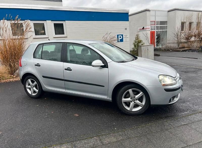 Gebraucht VW Golf V 116 PS (85 kW) 2005 Silber Kleinwagen