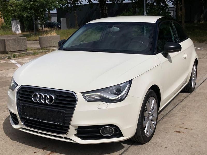 Weiß Gebraucht 2012 Audi A1 Sport Kleinwagen | 5.900 € (Fairer Preis) - Bild 1/4